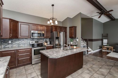 5 Rowntree Cres, Red Deer, AB, T4P3K5 | Card Image