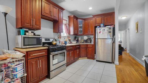32 North St, Bronx, NY, 10468-7053 | Card Image