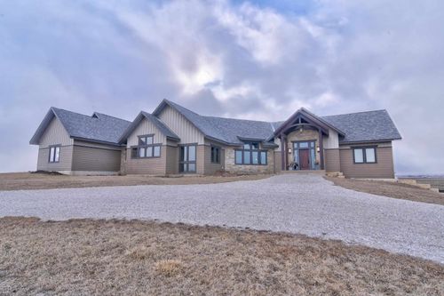 5526 475th St, West Bend, IA, 50597-8029 | Card Image