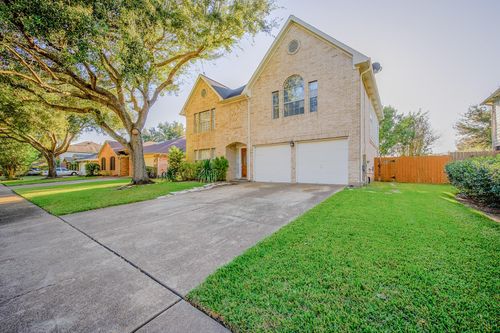 8411 Tamayo Dr, Houston, TX, 77083-5251 | Card Image