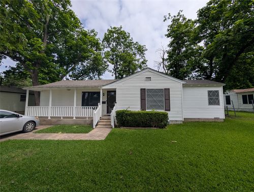 1605 Maple Dr, Garland, TX, 75042-5824 | Card Image