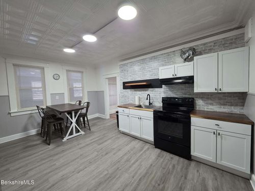 apt-l-98 Summer St, Adams, MA, 01220-1987 | Card Image