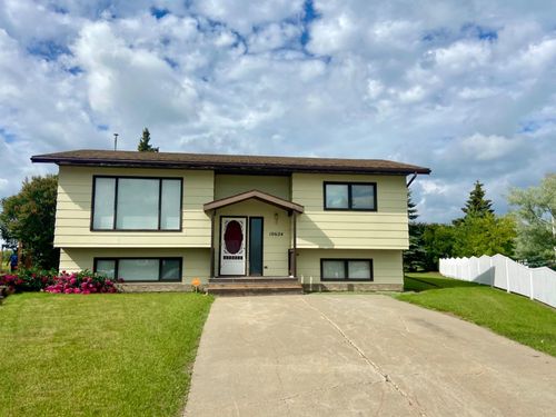 10624 103 Ave, Fairview, AB, T0H | Card Image