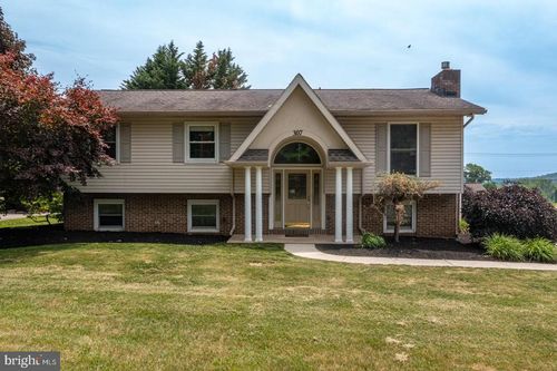 307 Skyline Dr, READING, PA, 19606-8505 | Card Image