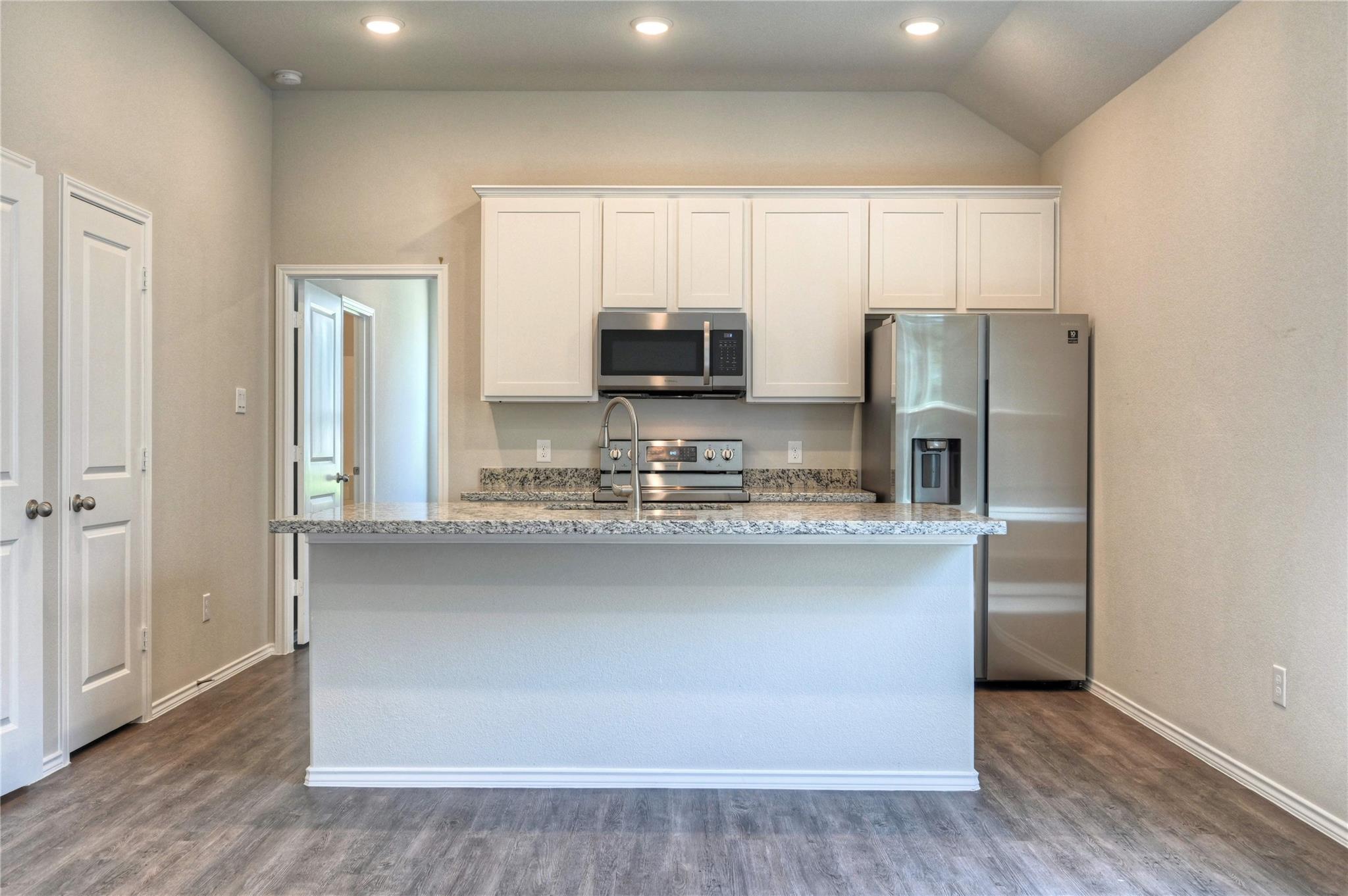 Residential Lease in Willis 5