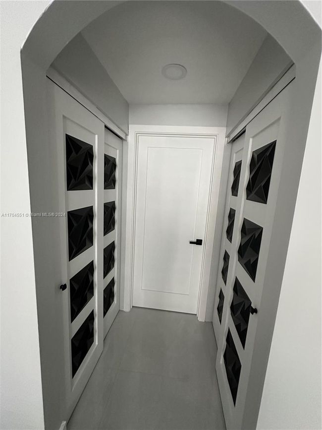 APT-1601 - 8520 Nw 139 Th Ter, Townhouse with 3 bedrooms, 3 bathrooms and null parking in MIAMI LAKES FL | Image 18