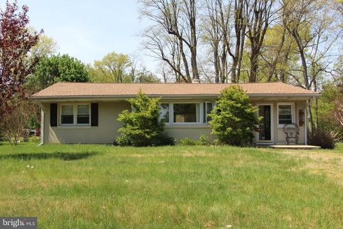 21 Vetterlein Ave, Hamilton, NJ, 08619-2037 | Card Image