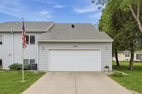 1820 34th Street S, Fargo, ND, 58103 | Card Image