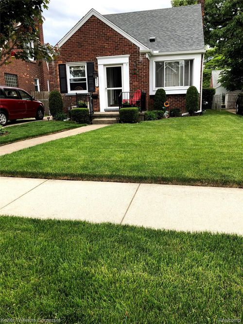 23221 Forest Street, Oak Park, MI, 48237 | Card Image