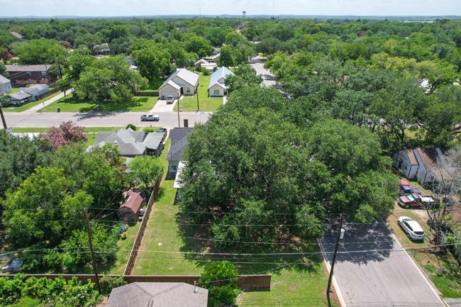 522 S Walnut Ave, House other with 2 bedrooms, 2 bathrooms and null parking in Luling TX | Image 32