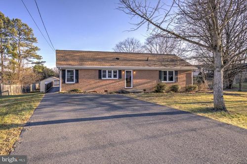 7786 Carolyn Ave, Middletown, VA, 22645-9514 | Card Image