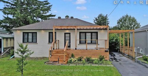 270 Brighton Ave, North York, ON, M3H4E9 | Card Image