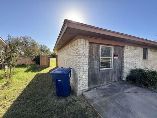 4322 Brookdale Dr, Brownwood, TX, 76801-8304 | Card Image