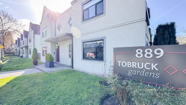 43 - 889 Tobruck Avenue, Townhouse with 3 bedrooms, 2 bathrooms and 1 parking in North Vancouver BC | Image 2