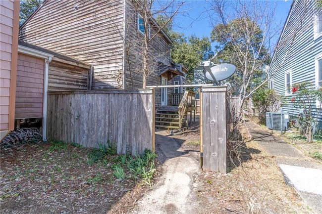 2568 Shore Dr, House attached with 3 bedrooms, 2 bathrooms and null parking in Virginia Beach VA | Image 27