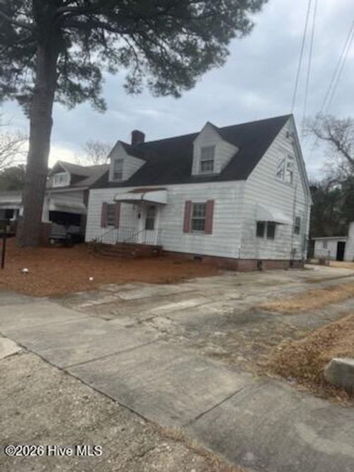 829 Marigold St, Rocky Mount, NC, 27801-5909 | Card Image