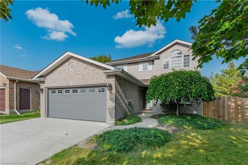 368 Cavendish Dr, Waterloo, ON, N2T2N6 | Card Image