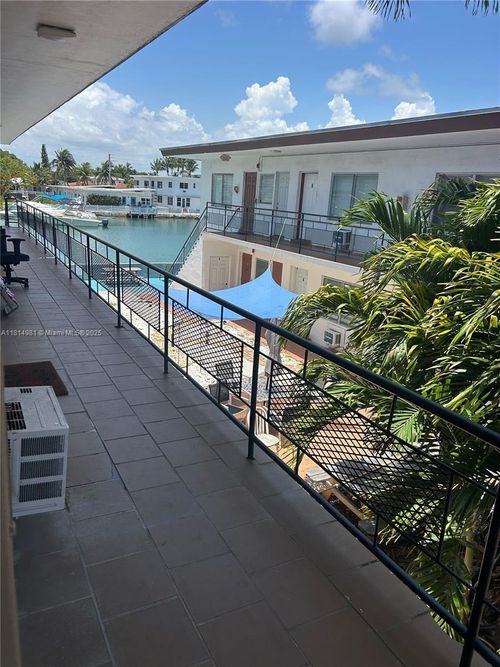apt-25-8210 Byron Ave, Miami Beach, FL, 33141-4360 | Card Image