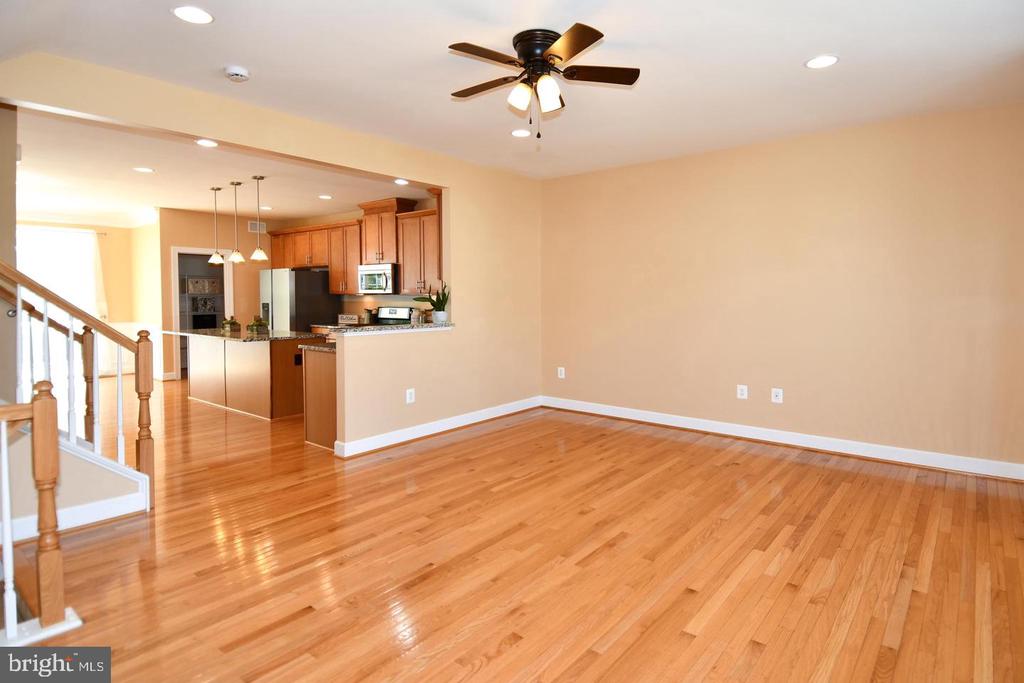 Residential in WOODBRIDGE 2