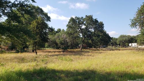458 County Road 6868 E, Natalia, TX, 78059-2662 | Card Image