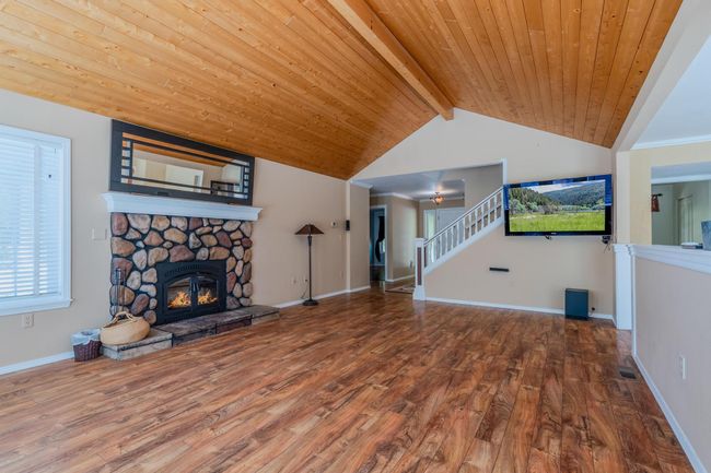 Living Room 2 | Image 10