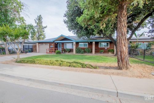 2237 Poso Dr, Wasco, CA, 93280-2439 | Card Image