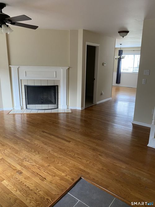 14b-27 Crows Nest Ln, Danbury, CT, 06810-2000 | Card Image