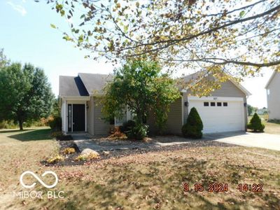 907 Springside Court, House other with 3 bedrooms, 2 bathrooms and null parking in Greenfield IN | Image 1