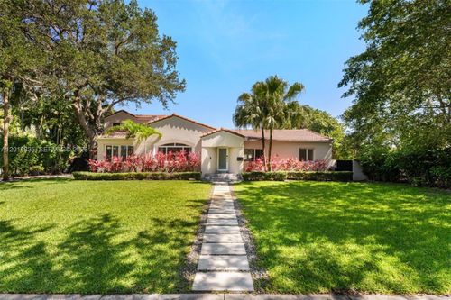 597 Ne 93rd St, Miami Shores, FL, 33138-2843 | Card Image