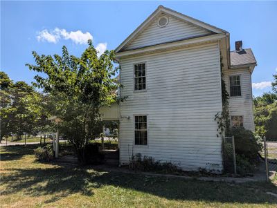 600 Bell St, House other with 3 bedrooms, 1 bathrooms and 2 parking in Redstone Twp PA | Image 3