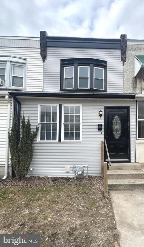 1116 Green St, MARCUS HOOK, PA, 19061-4523 | Card Image