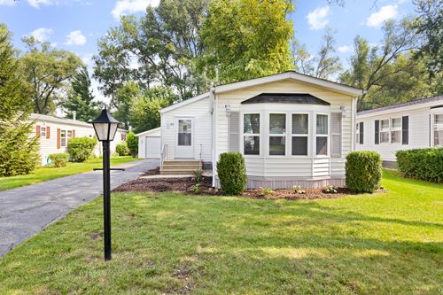 423 Pawnee Trl, Marengo, IL, 60152-2957 | Card Image