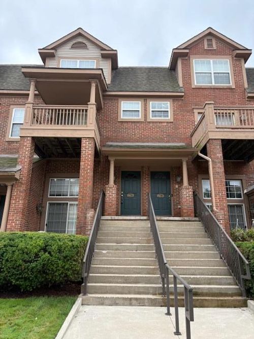 2784 Barclay Way, Ann Arbor, MI, 48105-9459 | Card Image