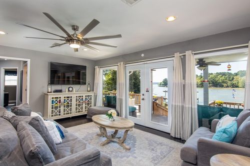 150 Edgewater Way, Pointblank, TX, 77364-6560 | Card Image