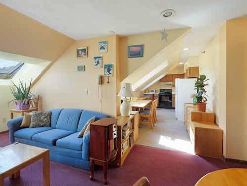 2g4-137 E Mountain Rd, Killington, VT, 05751-9615 | Card Image