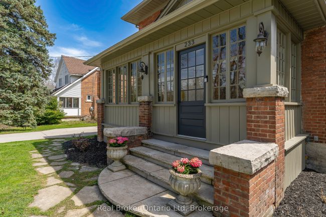 233 4 Th St E, House other with 3 bedrooms, 3 bathrooms and 4 parking in Owen Sound ON | Image 4