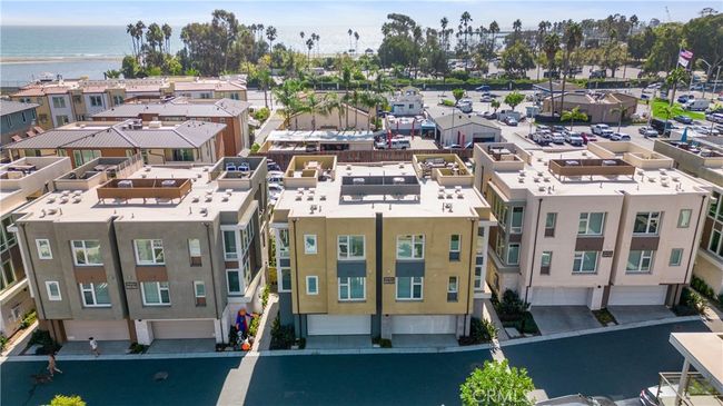 2046 Doheny Pl, Condo with 3 bedrooms, 4 bathrooms and 2 parking in Capistrano Beach CA | Image 37
