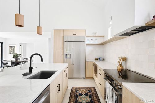 3890 N Cook St, Denver, CO, 80205-3740 | Card Image