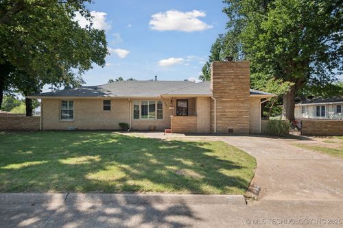 843 E 4th St, Cushing, OK, 74023-4003 | Card Image