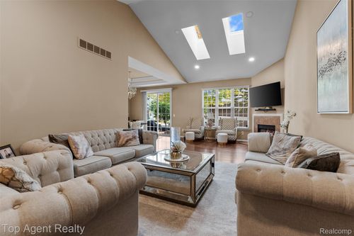 44258 Constellation Dr, Sterling Heights, MI, 48314-3171 | Card Image