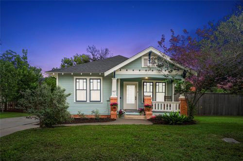 907 Clinton St, Brenham, TX, 77833-3719 | Card Image