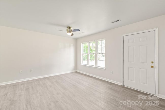 425 Austin Dr, House other with 3 bedrooms, 2 bathrooms and null parking in Charlotte NC | Image 7
