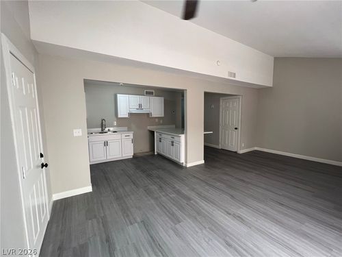 c-5237 Garden Ln, Las Vegas, NV, 89119-1840 | Card Image