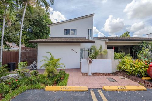 b-2435 Sw 11th St, Miami, FL, 33135-4807 | Card Image