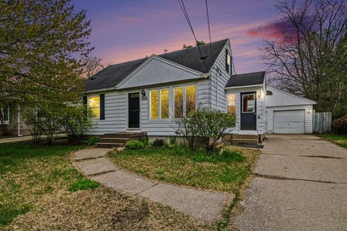 2020 Melvin St, Wyoming, MI, 49519-1706 | Card Image