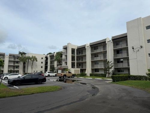 407-9420 Poinciana Pl, Davie, FL, 33324-4848 | Card Image