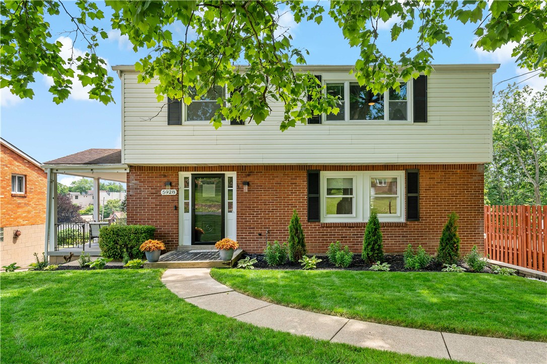Heberton Dr, Verona, PA 15147