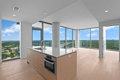 2510-44 East Ave, Austin, TX, 78701 | Card Image