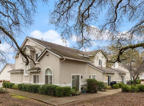 648 Shasta Oaks Cir, Roseville, CA, 95678-1272 | Card Image