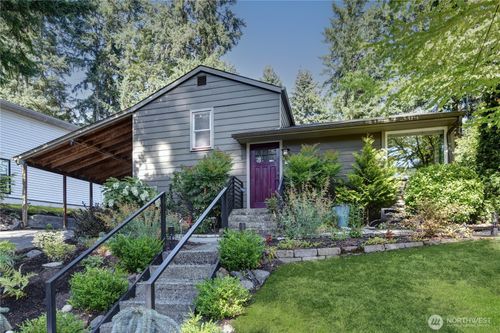 19726 Forest Park Dr Ne, Shoreline, WA, 98155-1229 | Card Image